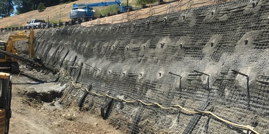 Análisis de licuefacción en Alto Hospicio: evaluación sísmica de suelos salinos